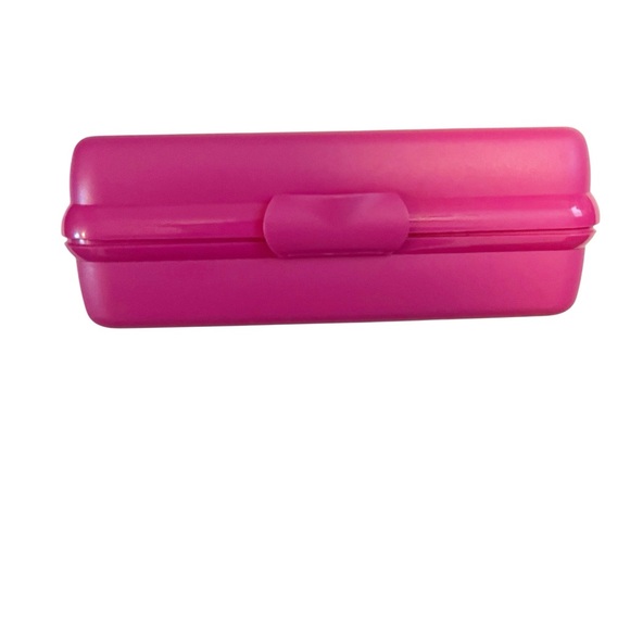 Hello Kitty 2011 Tupperware Pink Latching Container - Picture 2 of 7